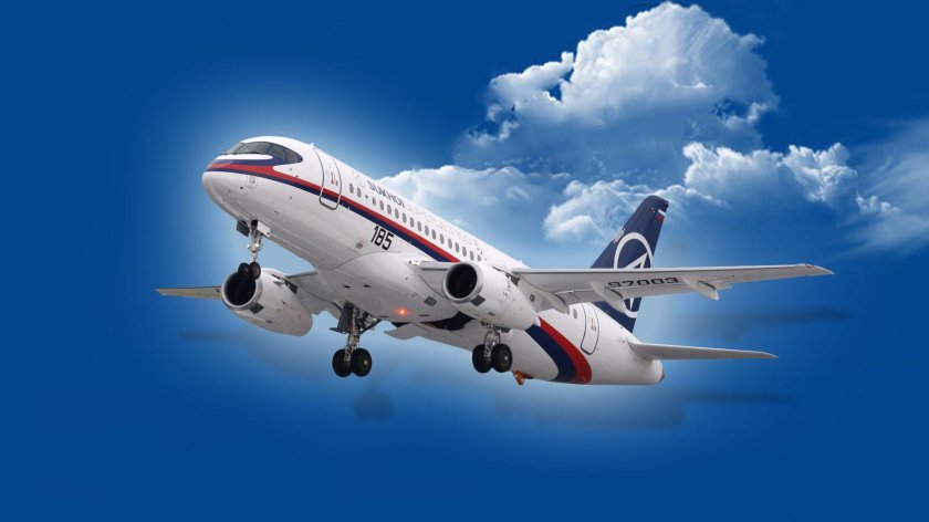 SSJ-100 самолет