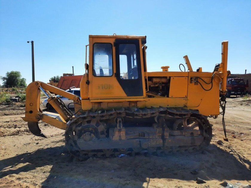 Бульдозер чтз б10м