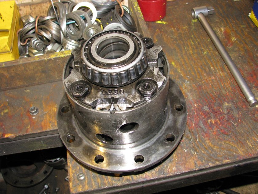 Центральный дифференциал повышенного трения Torsen Тойота Прадо 150