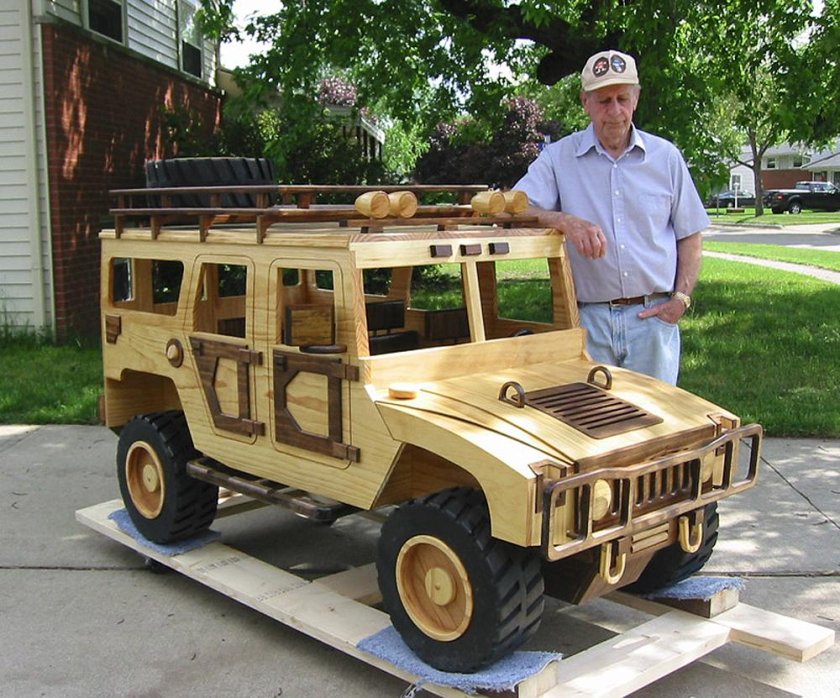 Машинка из дерева