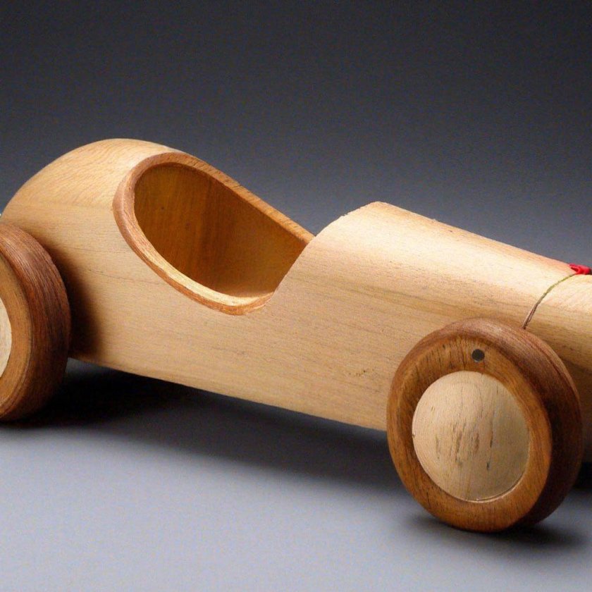 Машинка деревянная