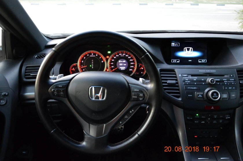 Honda Accord 8 Type s приборка