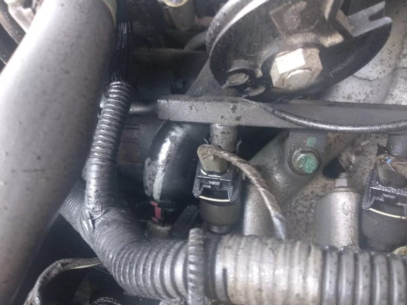 Патрубок от коллектора к тройнику Ланос