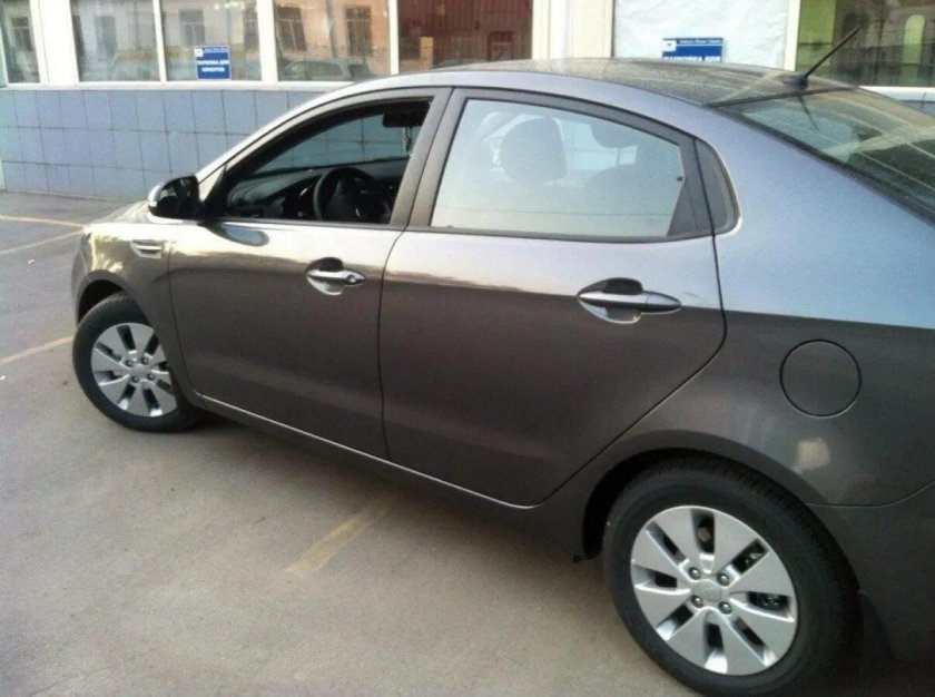Kia Rio цвет мокрый асфальт