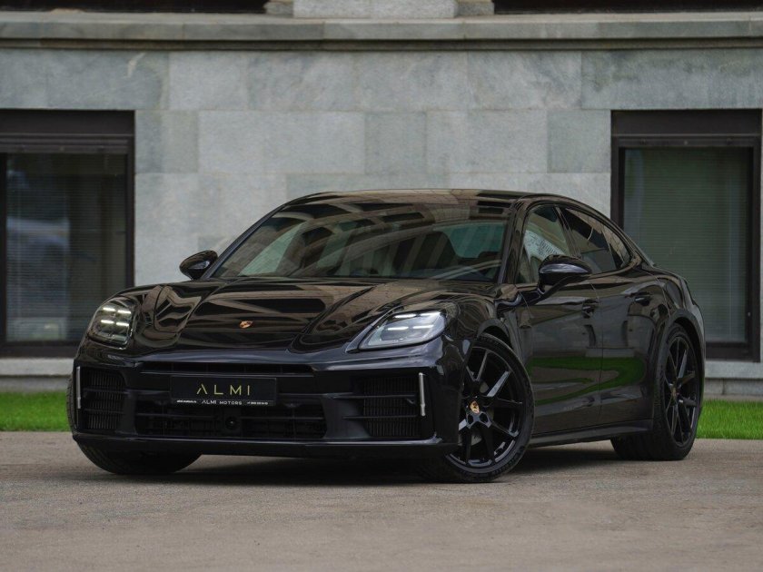 Porsche panamera turbo s 2018 black