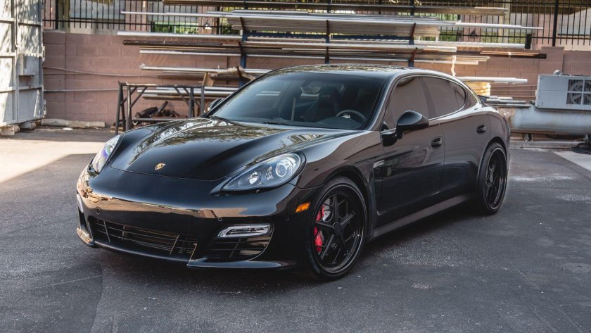 Porshe Panamera GTS Black