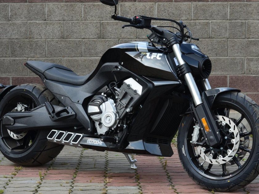 Мотоцикл benda lfc 700
