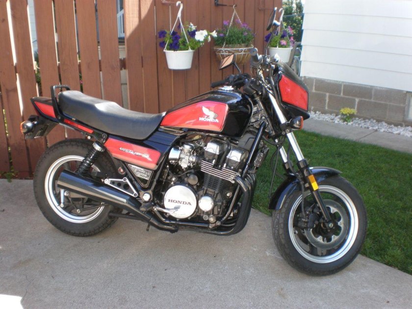 Honda cb 750 nighthawk