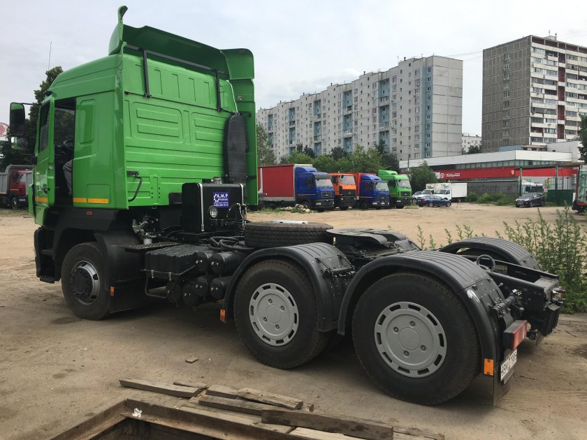 КАМАЗ 65206 контейнеровоз