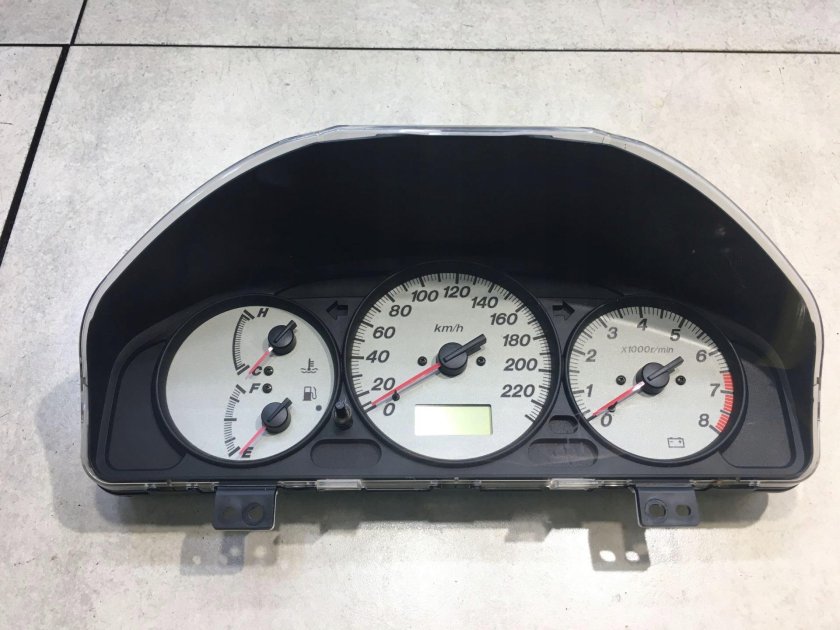 Приборная панель мазда премаси 2001