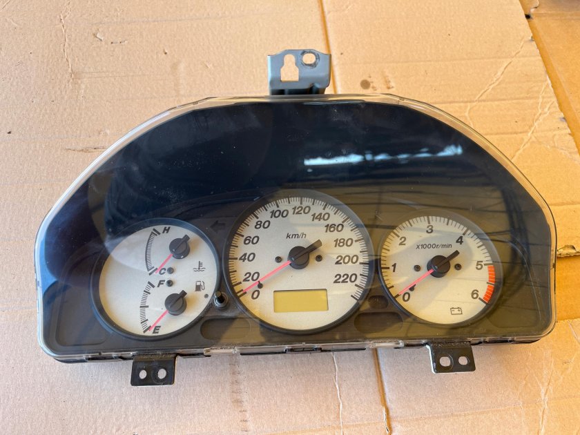 Панель приборов мазда премаси 2001