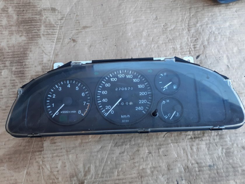 Приборная панель мазда