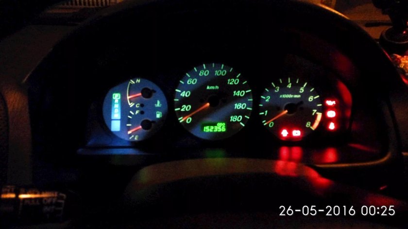 Mazda 323 bj лампа приборной панели