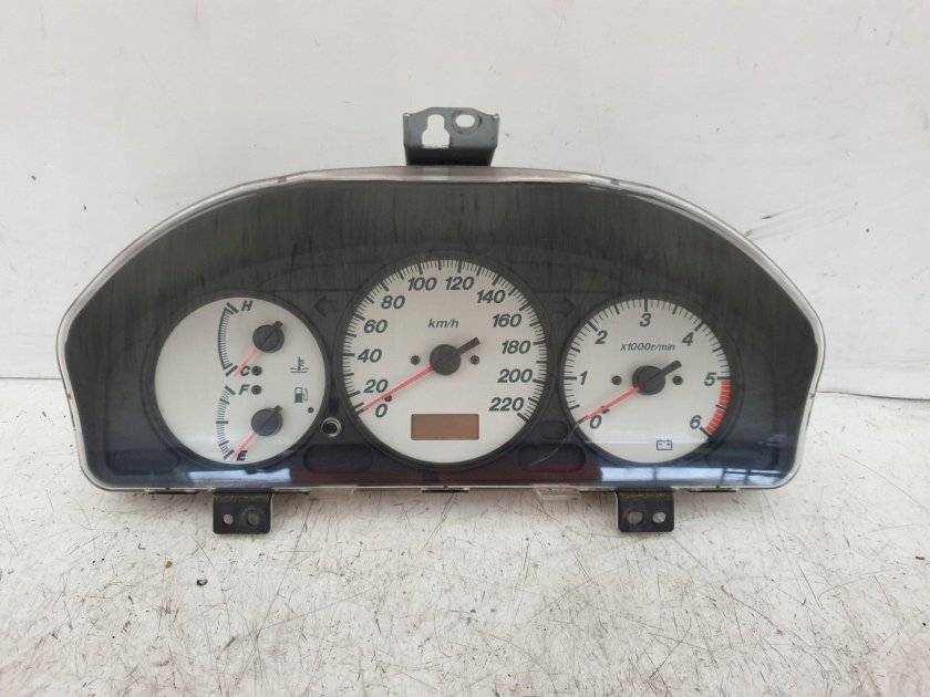 Мазда Премаси щиток приборов