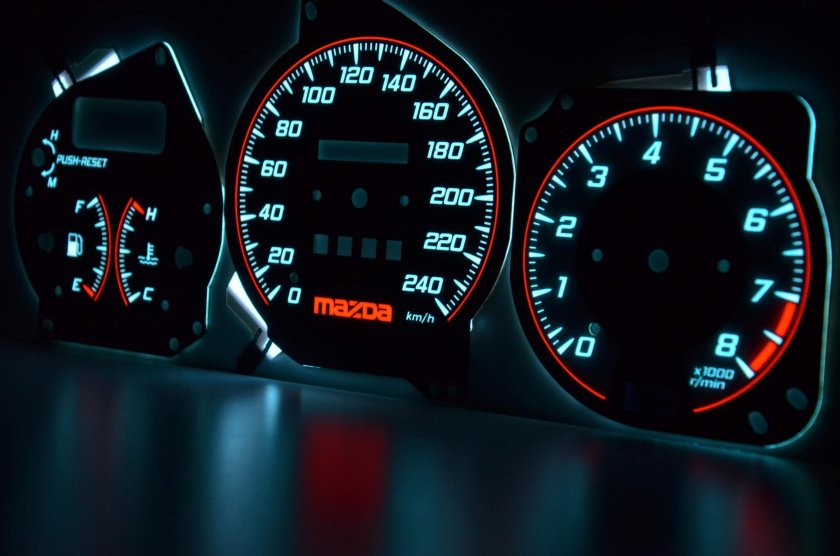 Mazda 323 bg приборная панель