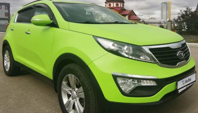 Kia Sportage 2022 зеленый