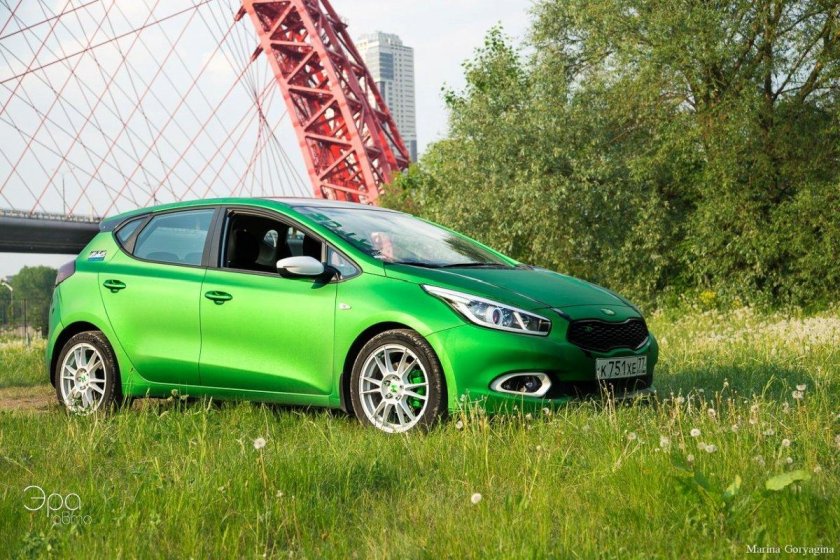 Kia Ceed зеленый