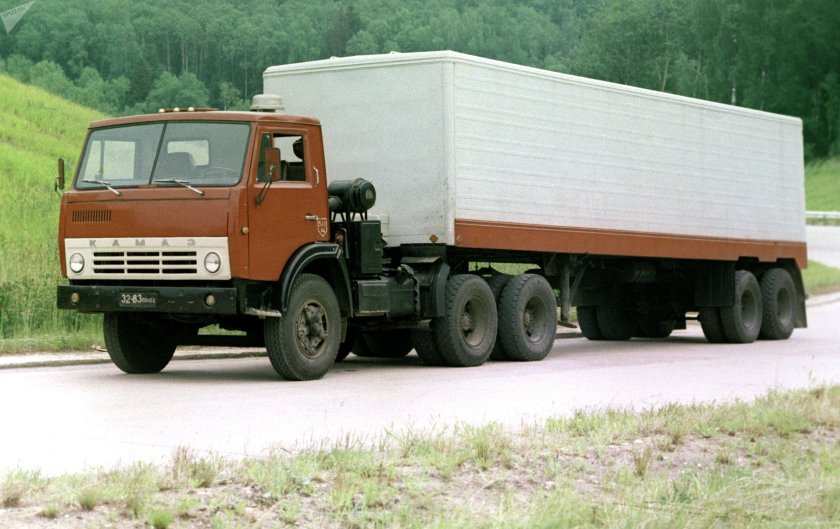 КАМАЗ 5320 седельный тягач