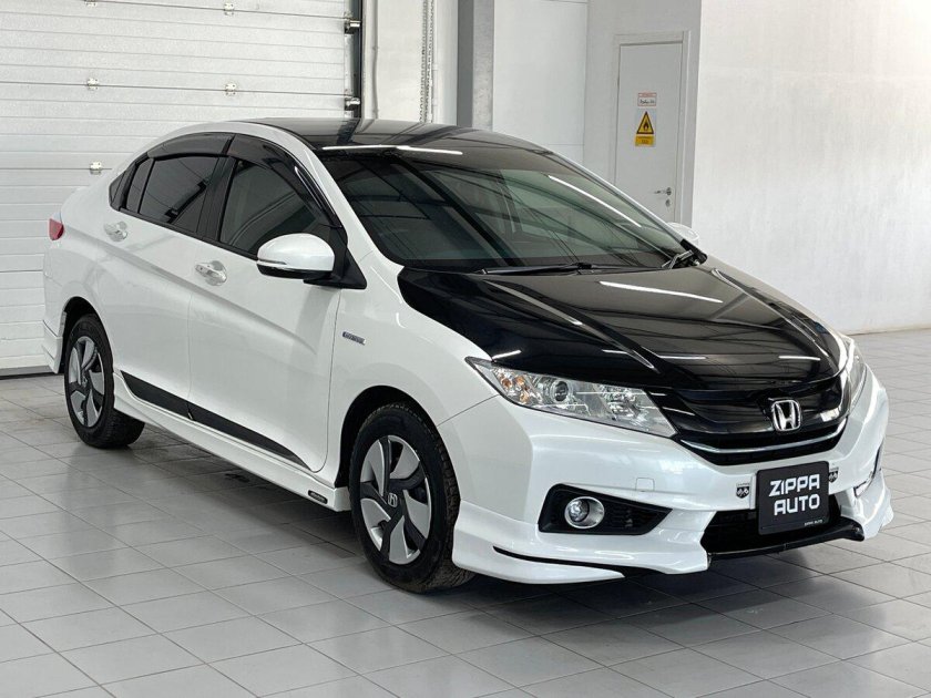 Белая хонда