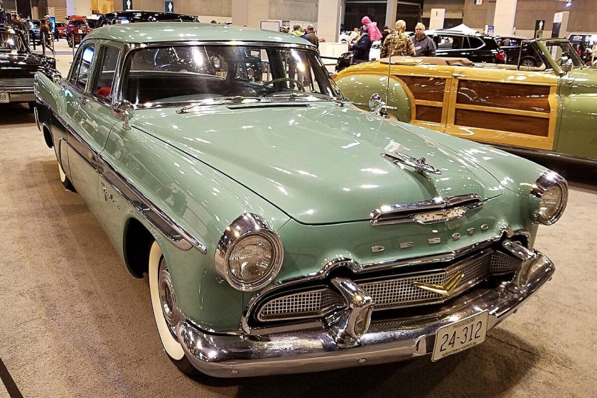 DESOTO Firedome 1954