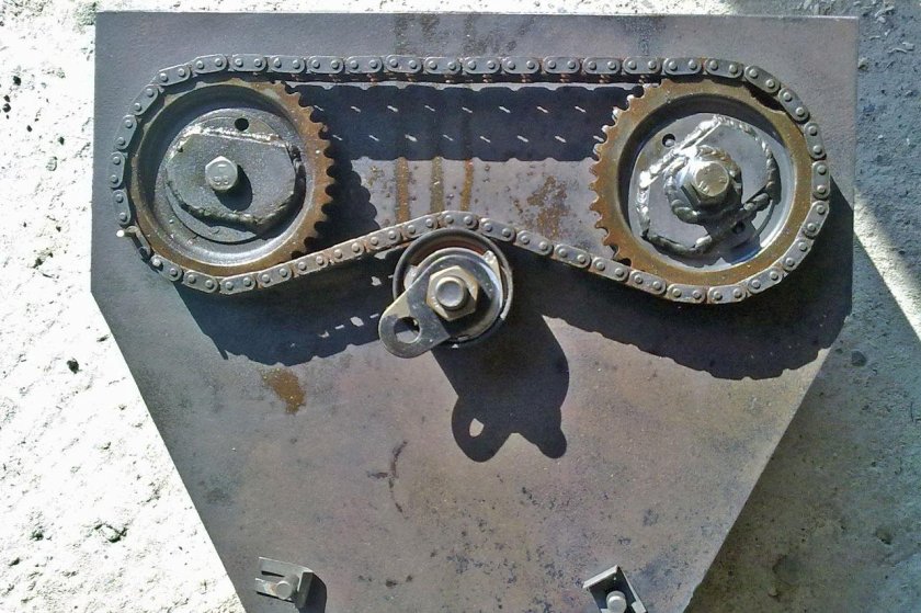 Натяжитель цепной передачи