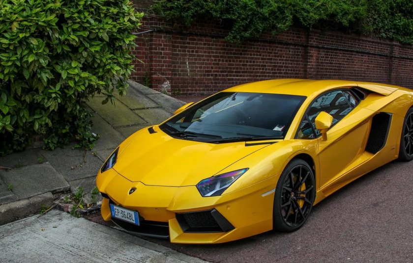 Lamborghini Aventador lp700-4 Золотая