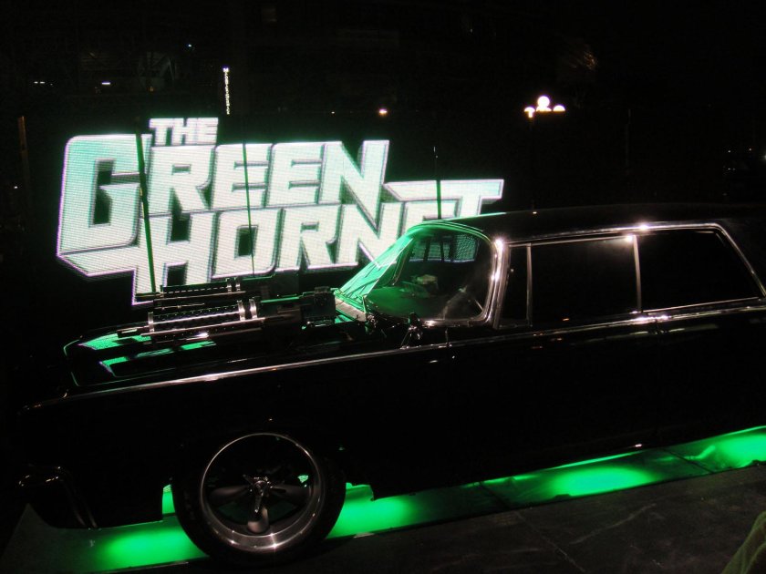 Зелёный Шершень машина