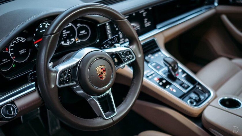Порше Панамера 4 s салон