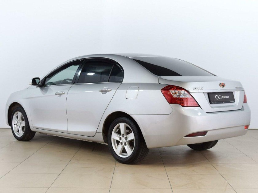 Geely Emgrand ec7 серебристый