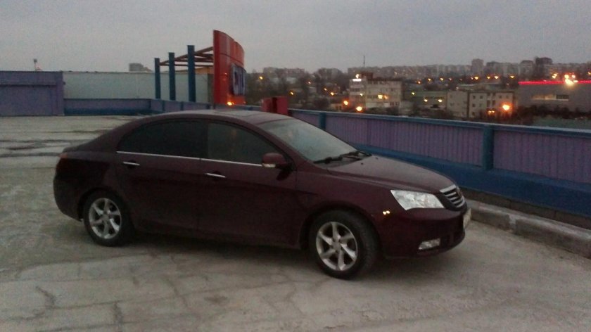 Geely Emgrand 2013 Вишневая