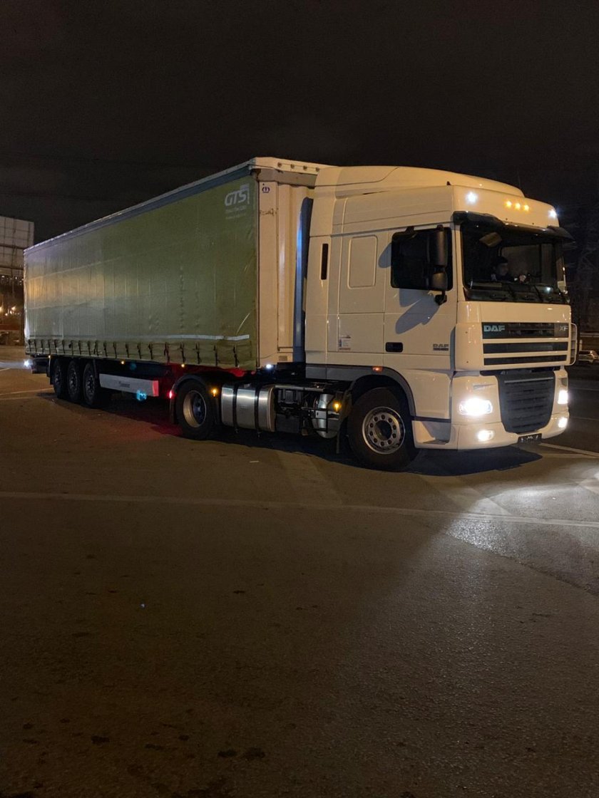 Даф 105 ночью