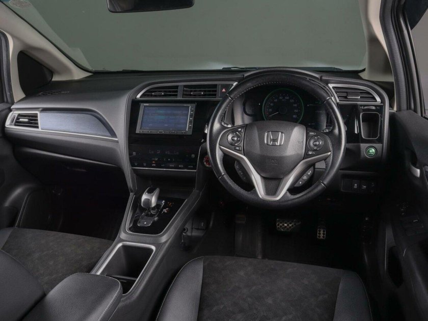 Хонда Шатл 2018 гибрид