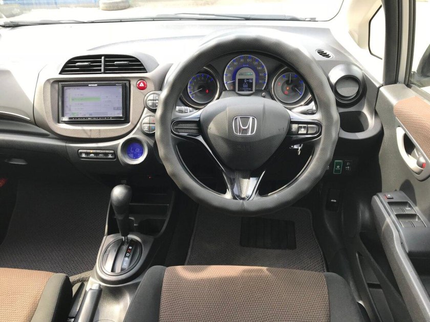 Honda Fit Shuttle 2012 салон