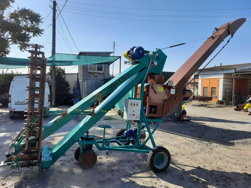 Зернометатель самопередвижной