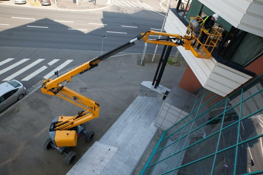 Коленчатый подъемник Haulotte ha16rtj Pro