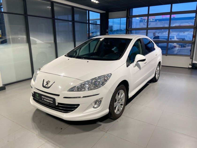 Пежо 408 2014 года