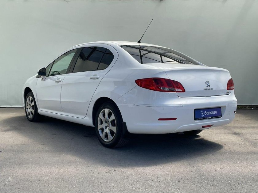 Пежо 408 седан