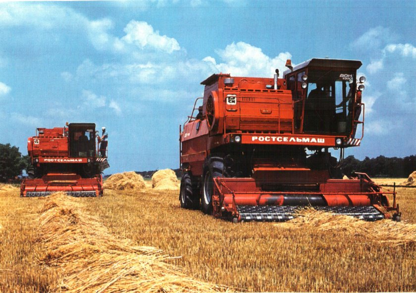 Комбайн Ростсельмаш Дон 1500б