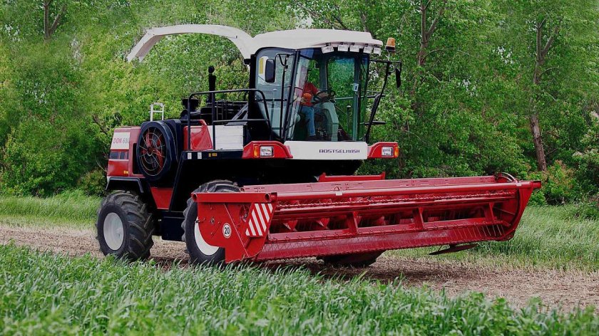 Кормоуборочный комбайн don 680m