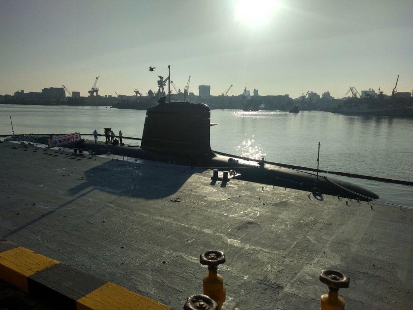 Подводные лодки у пирса