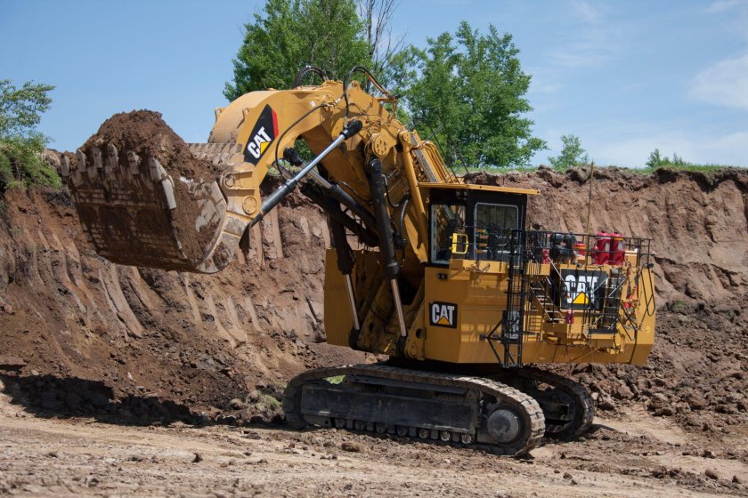 Карьерный экскаватор Катерпиллер