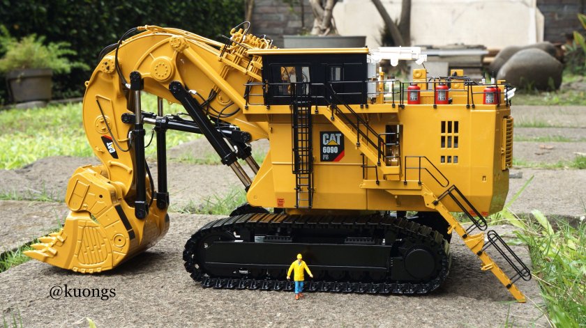 Caterpillar 6090 FS Excavator