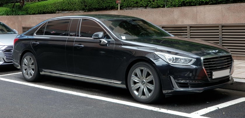 Genesis g 90 limousine