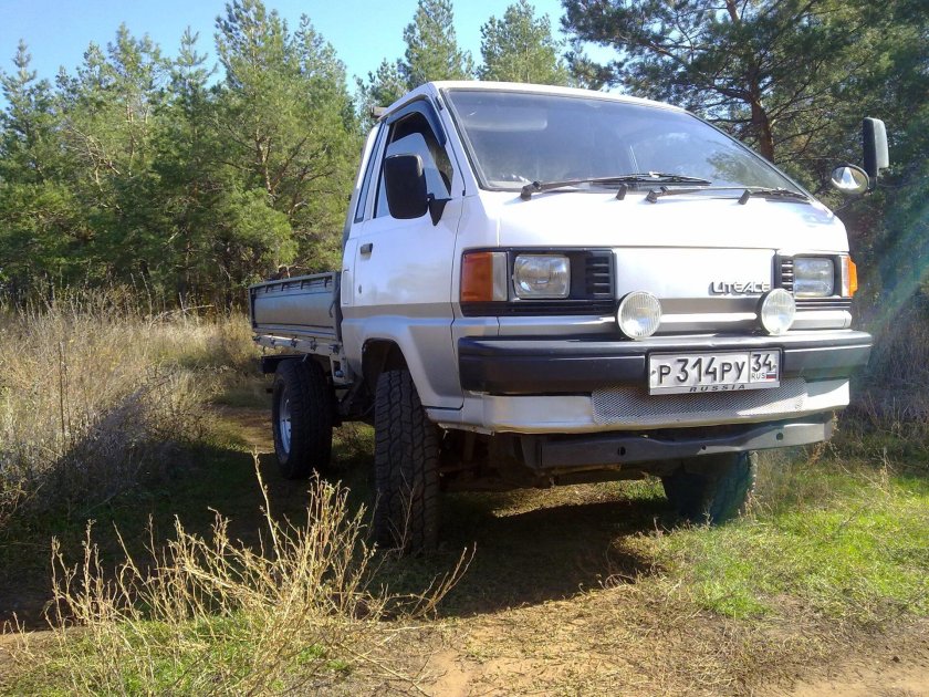 Toyota Lite Ace грузовик 4вд