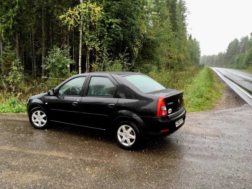 Рено Логан фаза 2 чёрный