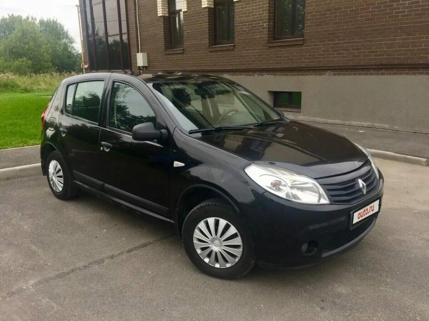 Рено Сандеро чёрная 2011 года