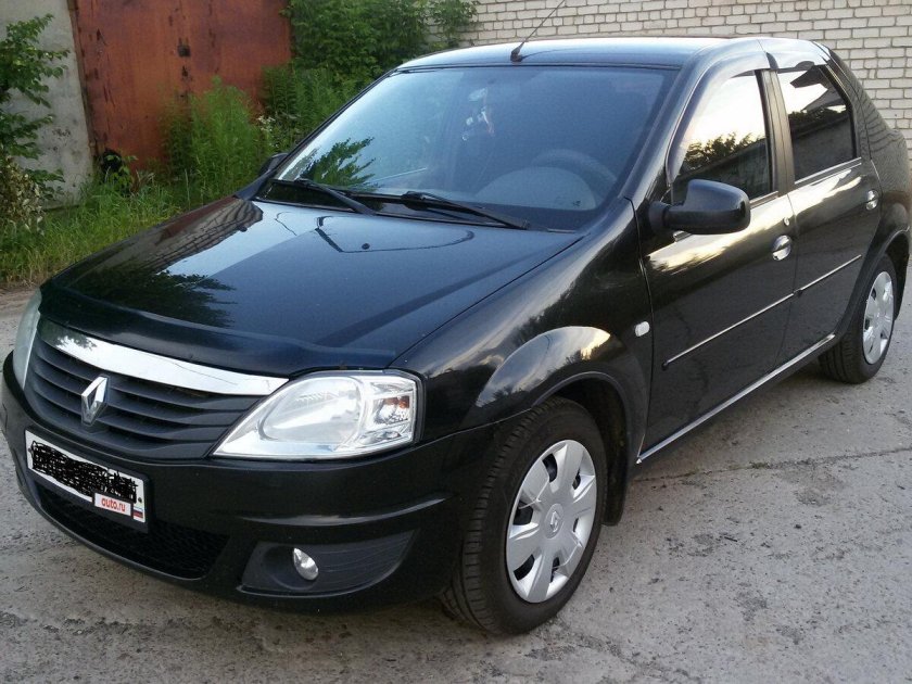 Рено Логан черный 2011 года