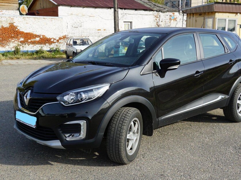 Рено Каптур черный
