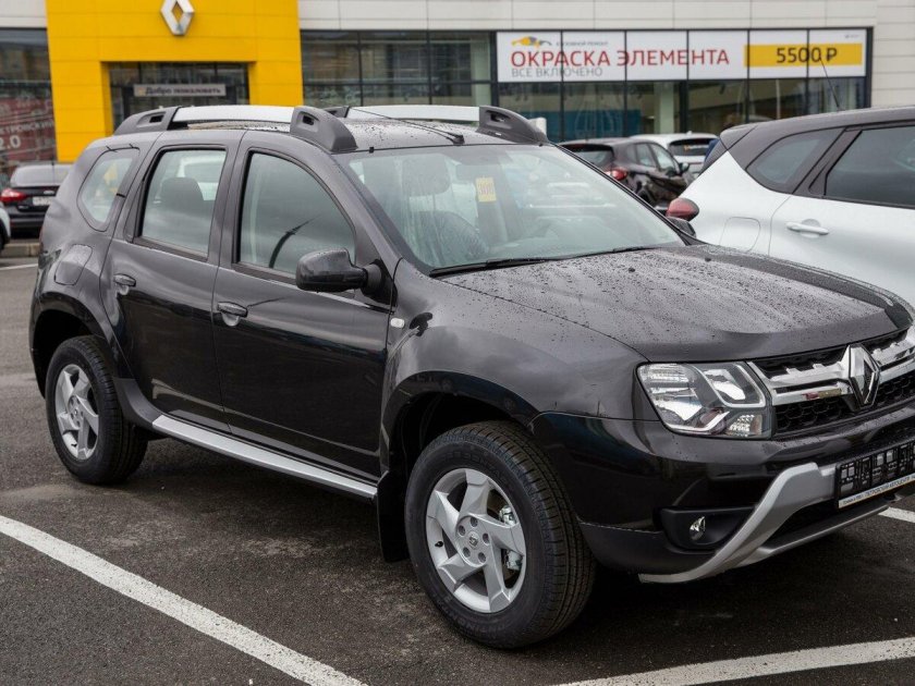 Renault Duster черный
