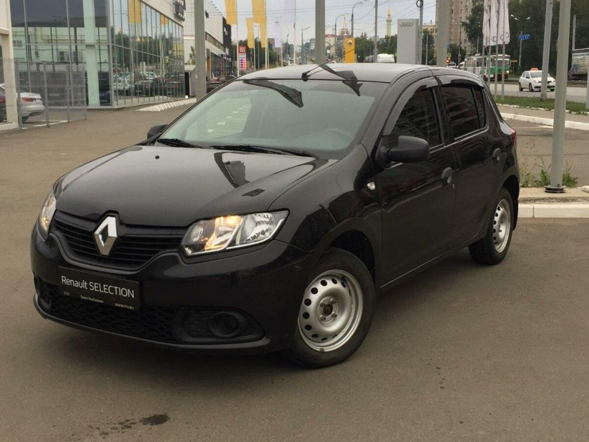 Рено Сандеро 2014 черный